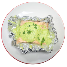 Филе горбуши под сливочно-шпинатным соусом